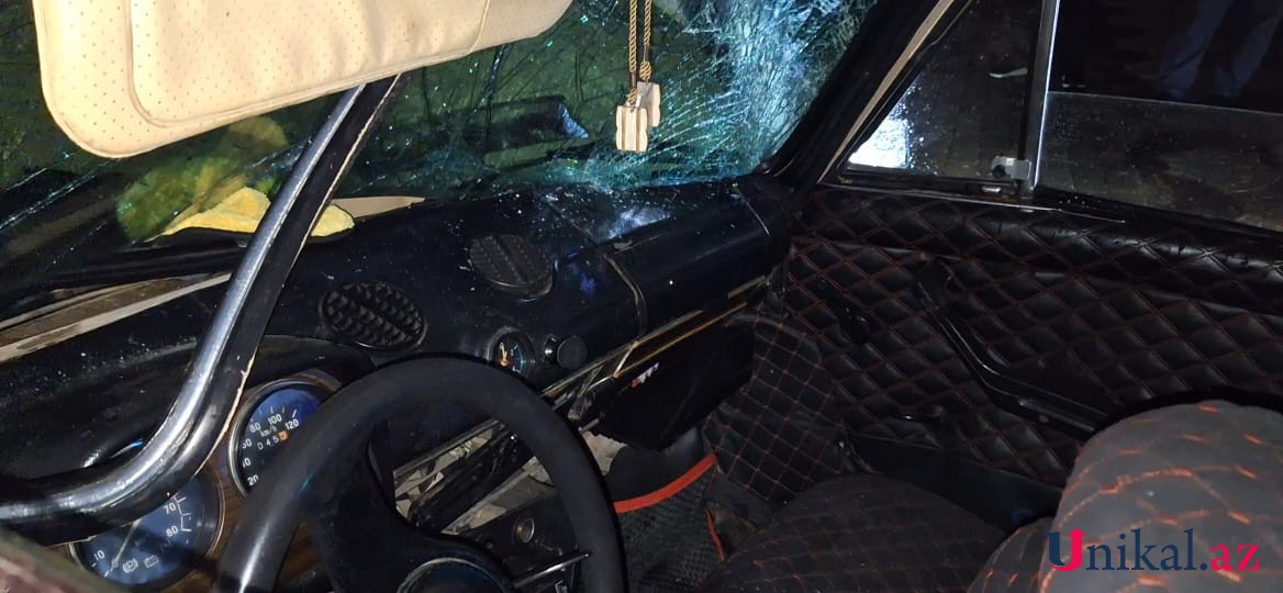 Ağstafada mikroavtobus minik maşını ilə toqquşub, xəsarət alanlar var